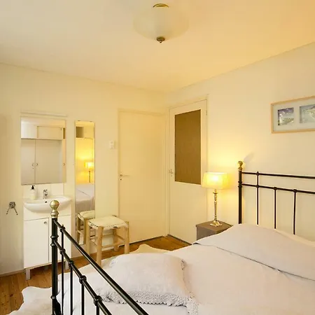 Huisje Linda Bed & Breakfast *